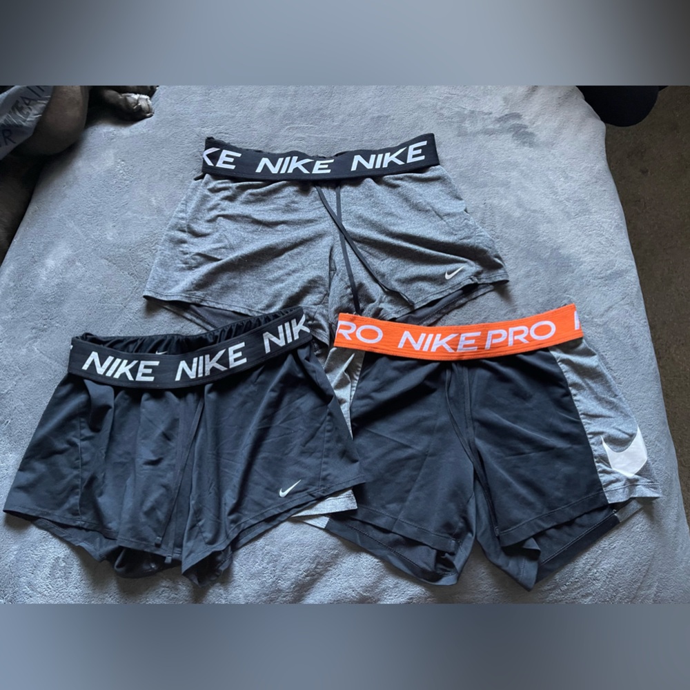 Nike comfy short lot